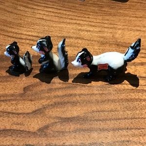 Skunk family figurines, vintage